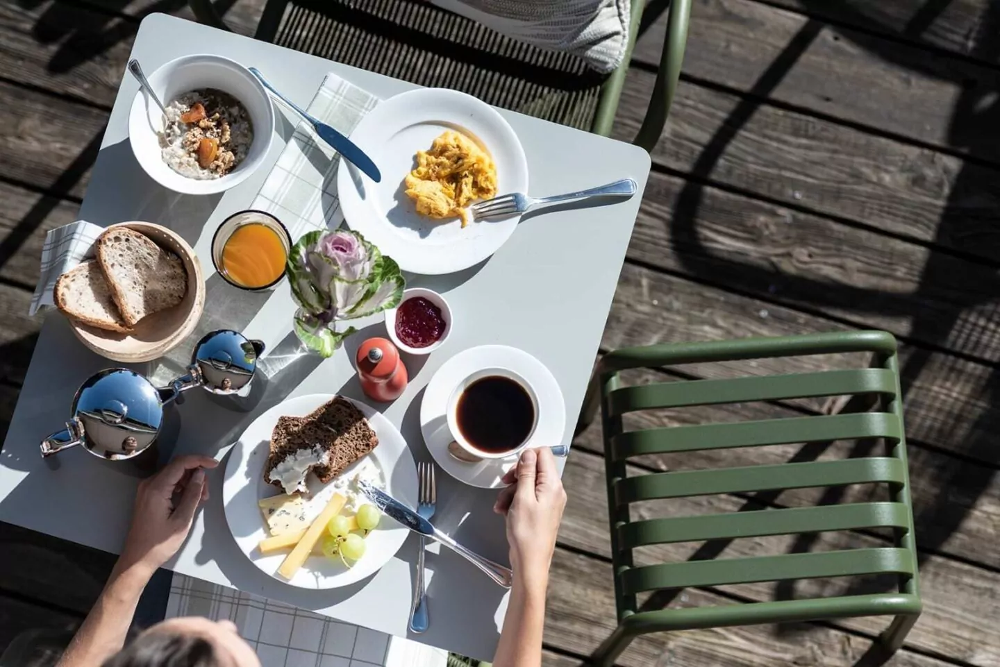 Share for Real_Hotel Haltmair_Gedeckter Frühstückstisch
